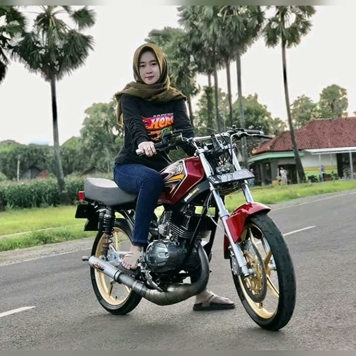 Kerenn foto cewe jilbab naik RX KINg👍