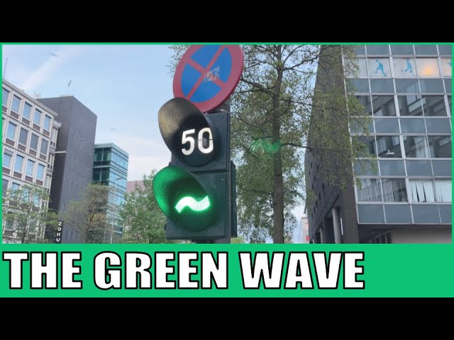 Here's how this Dutch Traffic Light keeps drivers HAPPY (and MOVING)! The  Green Wave - YouTube