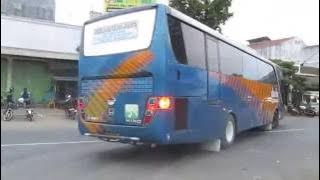 Bus Doa Ibu keluar terminal sidareja pada arus balik lebaran 2012