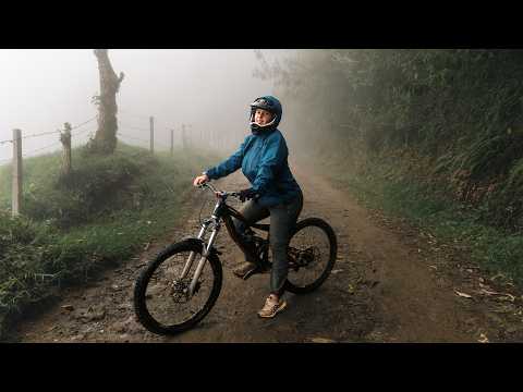 79. We swapped our 60kg bikes for MTBs... and this happened 😳🇨🇴