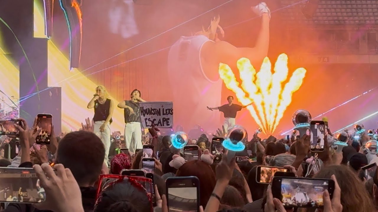 Stray Kids - LALALALA | dominATE Paris 250727 Fancam 4K60