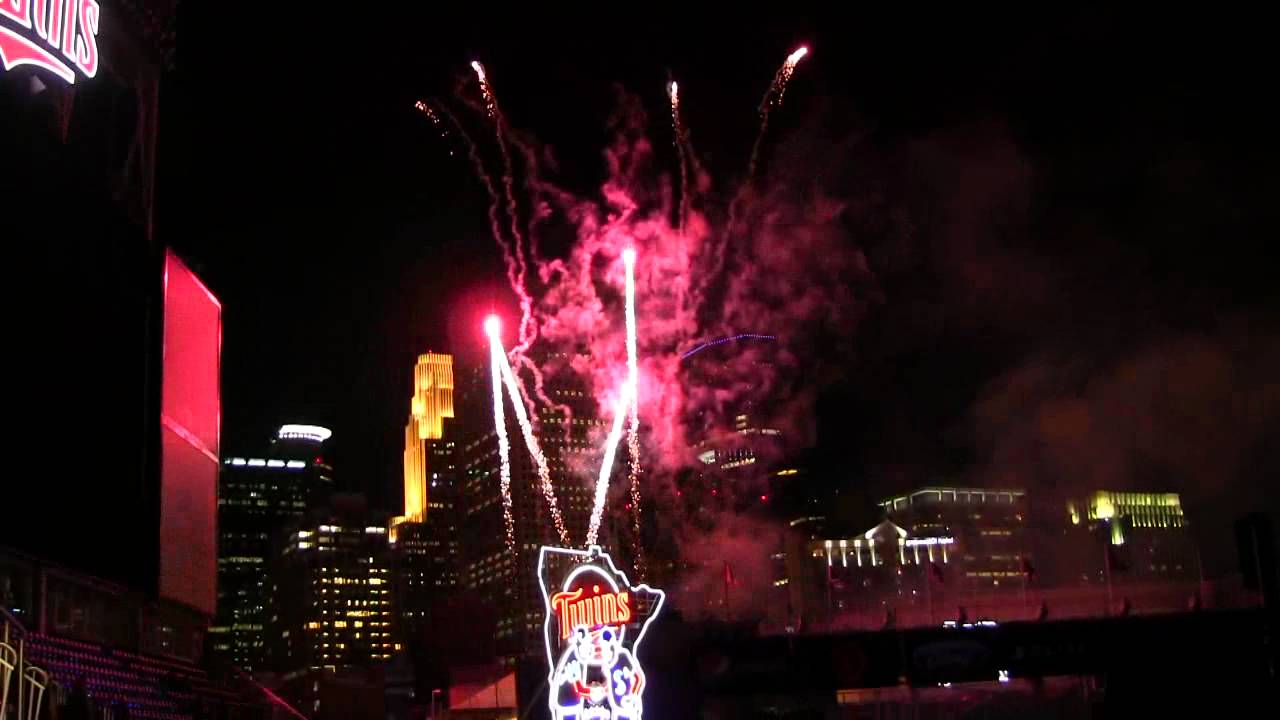 Minnesota Twins Fireworks Target Field 8/10/2012 YouTube