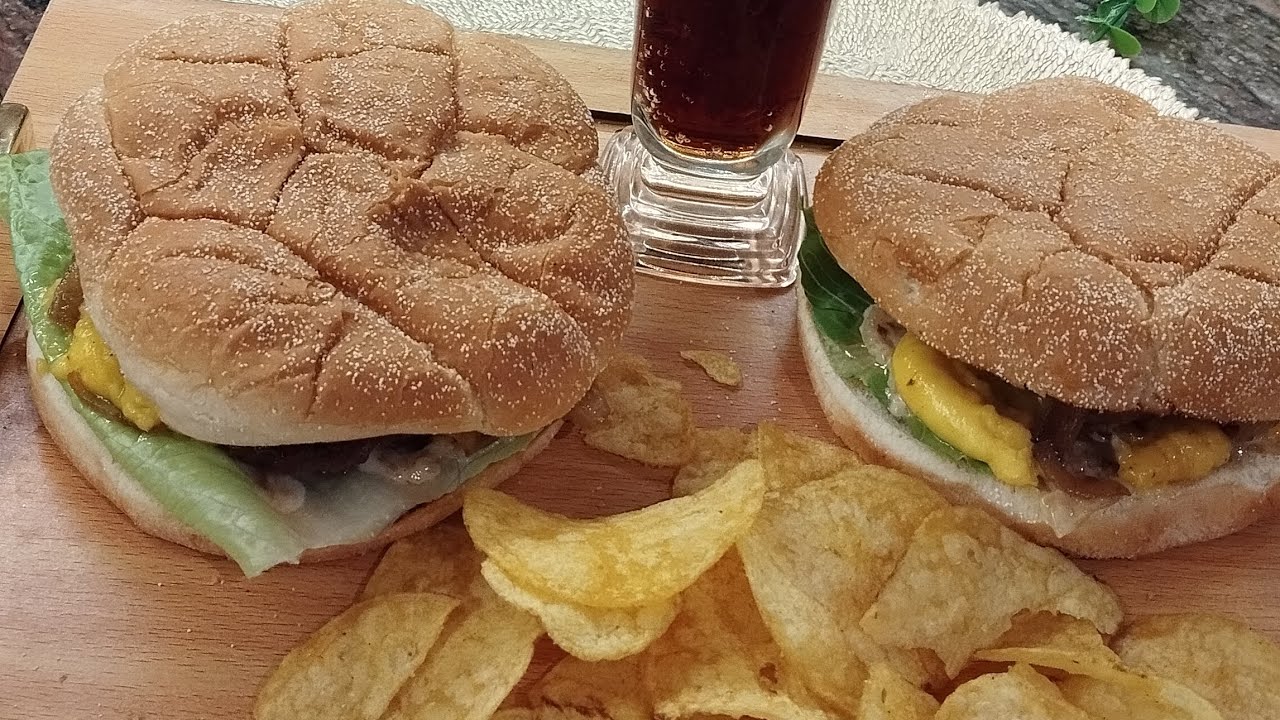 اعملي ساندوتشات البرجر في البيت🍔وانسي ان ولادك يطلبوه تاني من بره👍🏻 ساندوتش سهل وبسيط والطعم حكايه 😋
