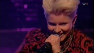 Robyn - Fembot | Live at the tv-show Skavlan