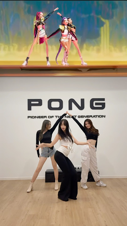 We’re going up, up, up, it’s our moment❤️🔥#Huntrix #Golden #kpopdemonhunters #dance #fyp #trend