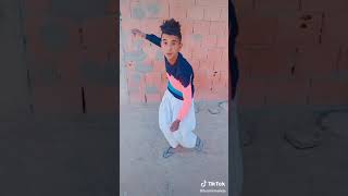 فديو مضحك ولد يرقص 