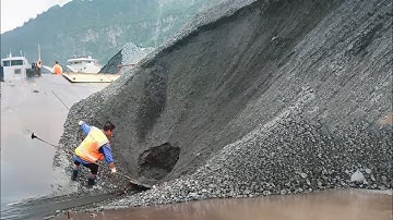Barge unloading 3000 tons of cobblestone - Smooth flow, relaxing - Vlog of work on the barge