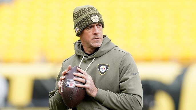 Steelers QB Aaron Rodgers and his broken wrist could still play against Chicago Bears