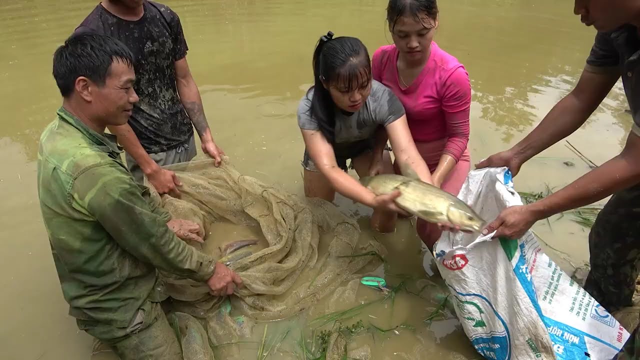 Interesting Fishing - How To Catch Fish In The Wild, Fishing Alone ...
