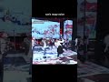 سان وهو في كل مره يصرخ بنص الأغنيه