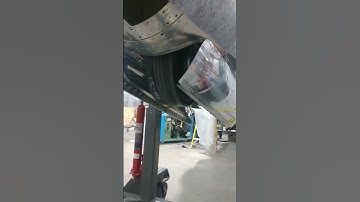 Republic P-47D tail wheel retraction, close up view