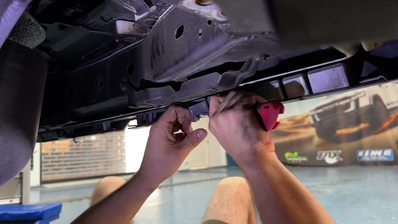 Toyota Land Cruiser Prado 150 2009-2023 Trailer Tow Hitch Reciever Installation guide