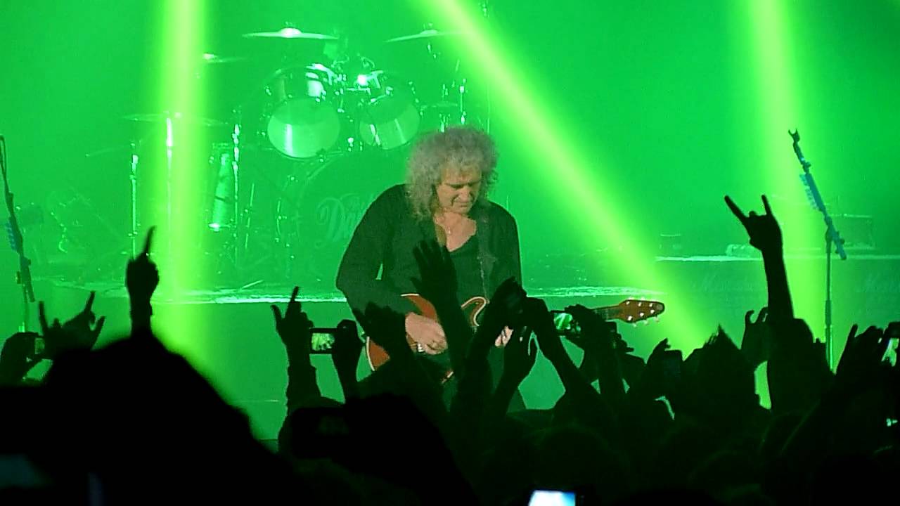 The Darkness & Brian May - Tie Your Mother Down - Hammersmith Apollo - 25/11/11