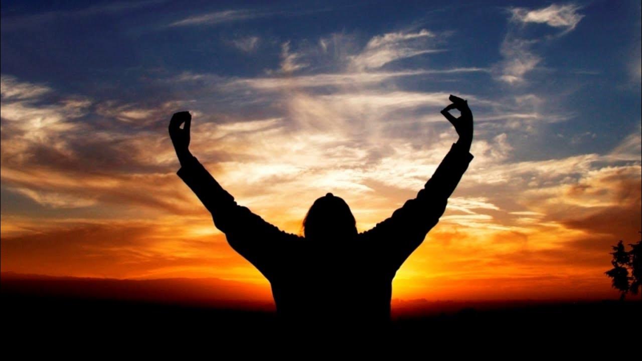 Успех любит сильных. Счастливый человек. Успех любит сильных. Мотивирующие высказывания. Успех любит сильных.