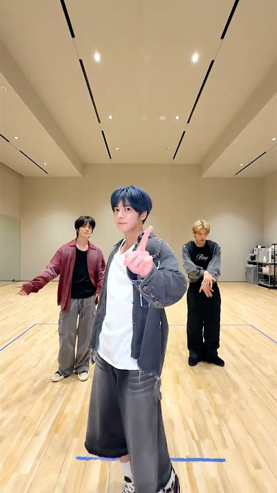 𝚠𝚎'𝚛𝚎 𝚋𝚎𝚊𝚞𝚝𝚒𝚏𝚞𝚕 𝚜𝚝𝚛𝚊𝚗𝚐𝚎𝚛𝚜 #TXT #TheStarChapter #TOGETHER #BeautifulStrangers