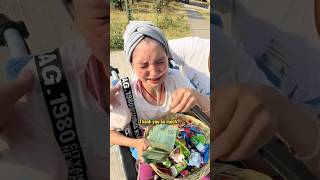 Little Girl Sells Candy To Pay Her Cancer Treatment