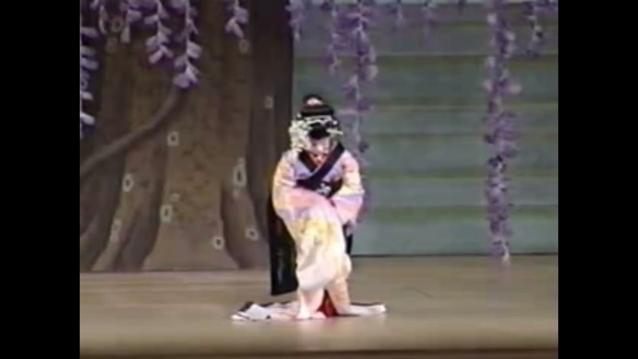 ❣️お決まりのお品です。ご遠慮くださいませ❣️日本舞踊　藤娘　藤枝　紫 Japanese version] Traditional Kabuki dance 