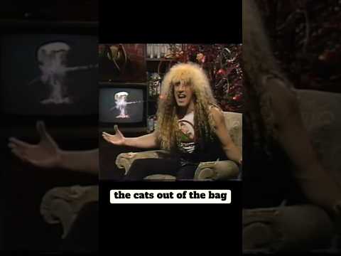 Dee Snider interviewing Vince Neil and Tommy Lee from Mötley Crue