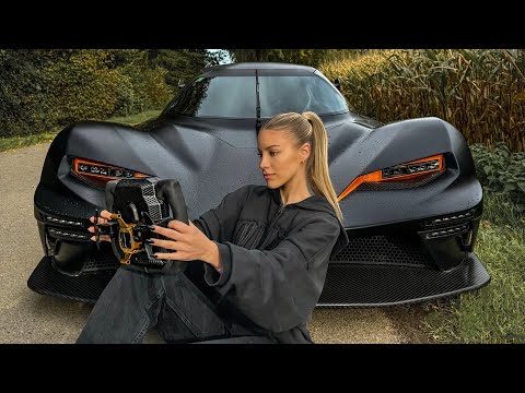 Im Rennwagen über