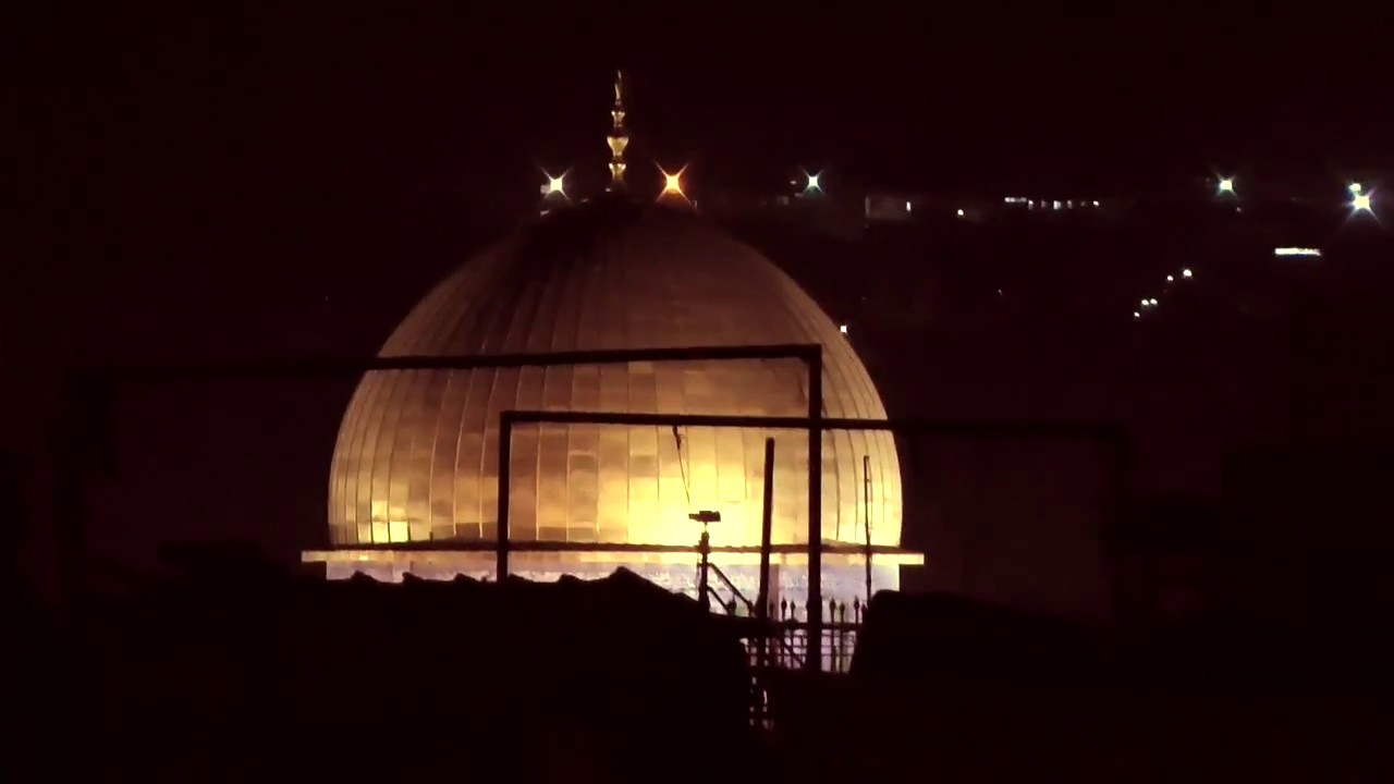 What is a Hassidic saturday night in Jerusalem ?