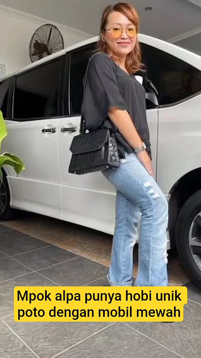 Mpok Alpa has a unique hobby of taking photos with luxury cars #videoshorts #entertainment