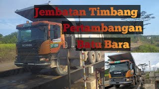 Jembatan Timbang. Truck Batu bara Pertambangan.