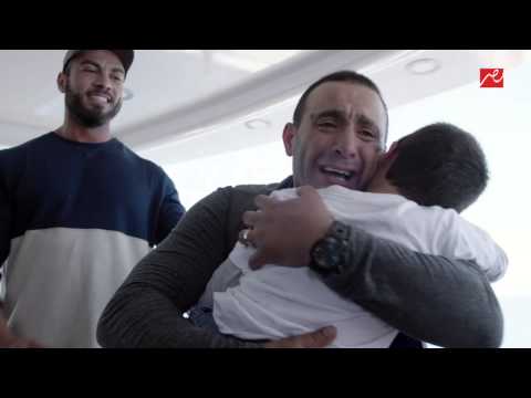 لحظات مؤثرة فرحة خالد برجوع ابنه ياسين مرة أخرى الى حضنه