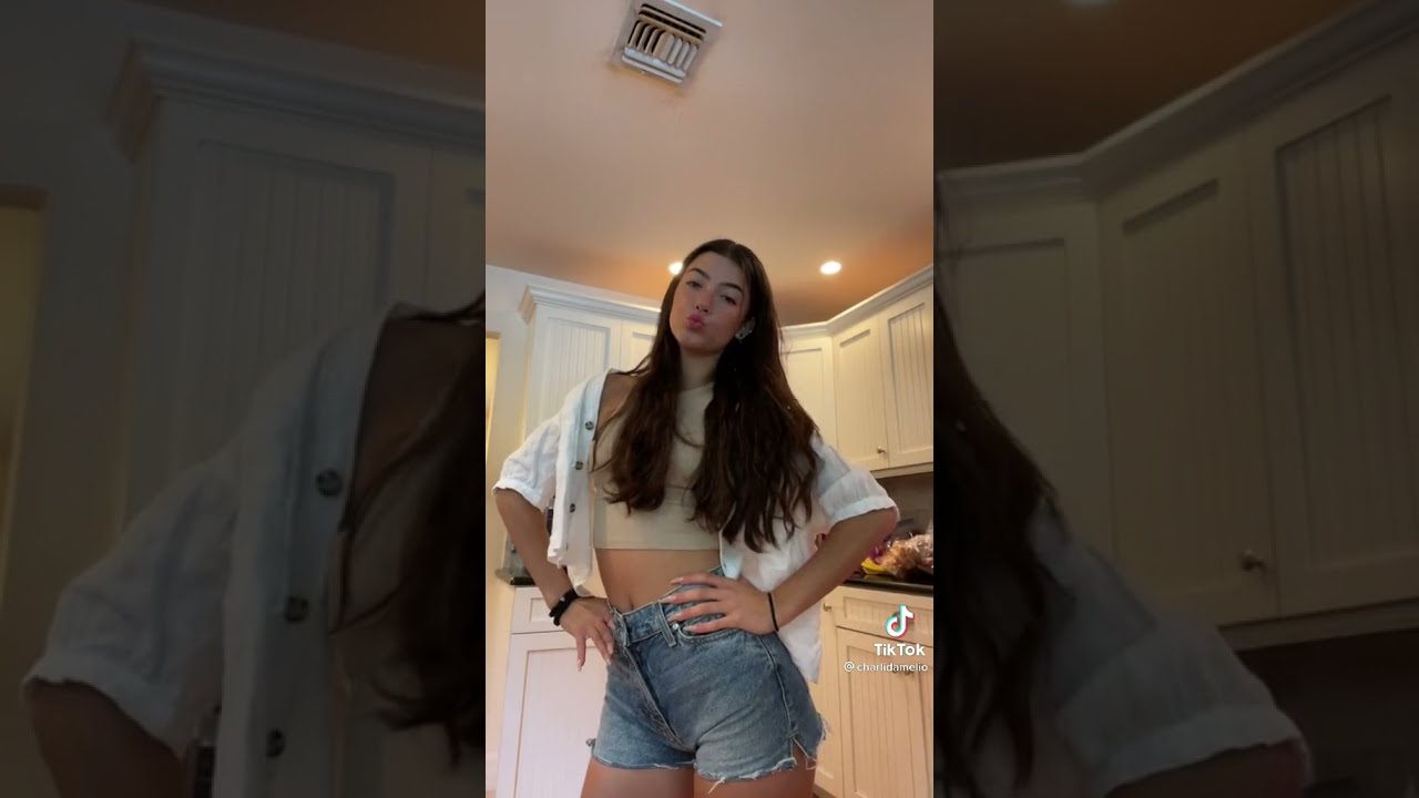 Charli damelio twerk tiktok. 