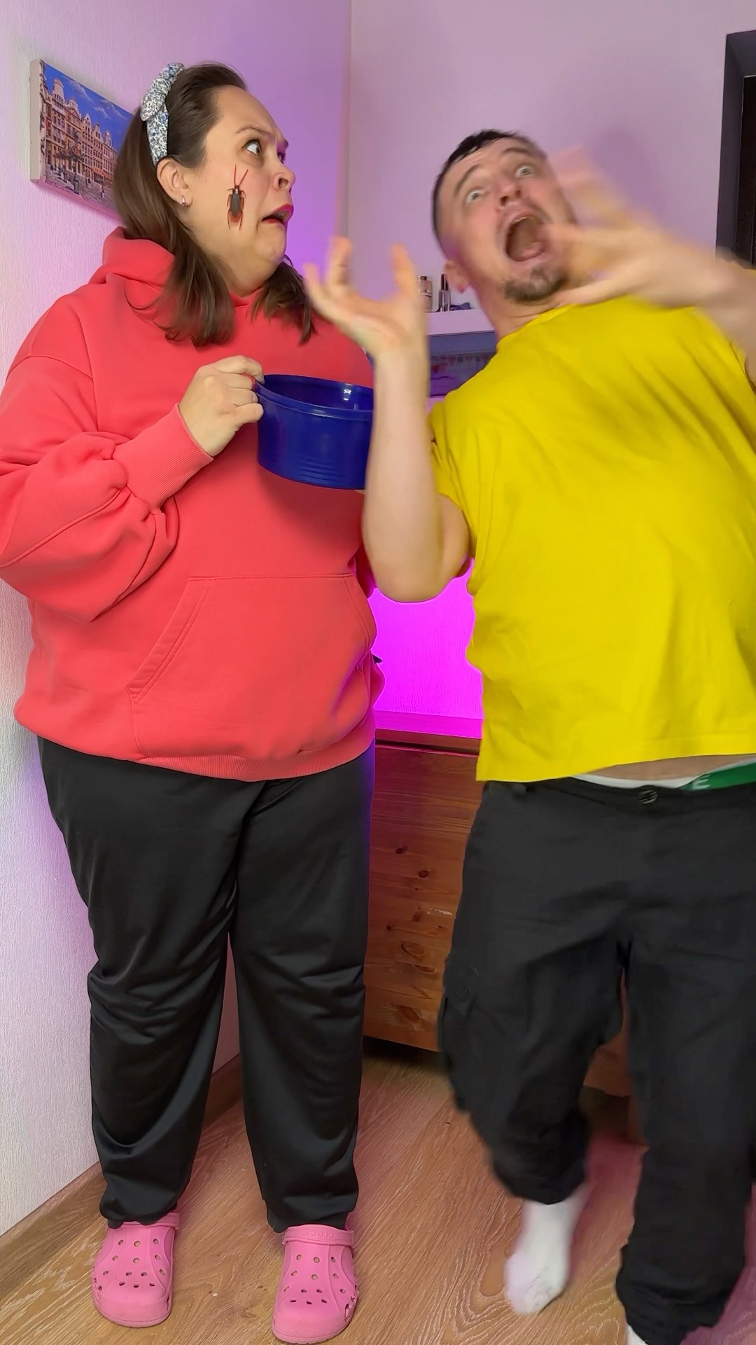 They wanted to catch the COCKROACH, but he caught them!??????