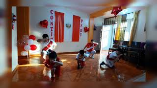 Familia bailando fiestas patrias peruana