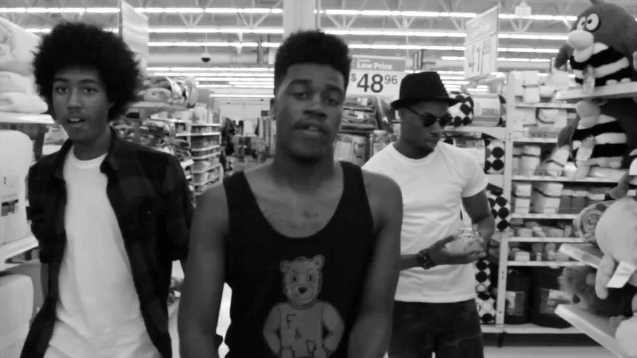 Calez - Middle Finger [Official Music Video]