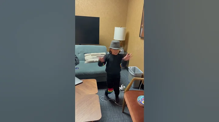 I'll dance dance dance with my hands hands hands #shorts #dance #tiktokdance