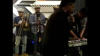 Heavy monster-dan semua indah @corvette cafe.3GP