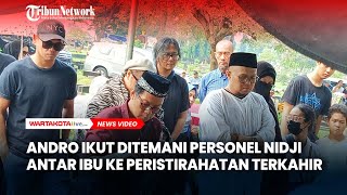 Ditemani Personel Nidji, Andro Menangis Antarkan Jenazah Ibunya ke Liang Lahat