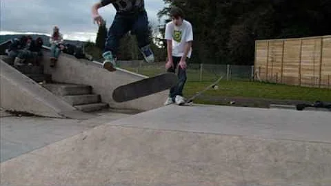 lloyd copeland fakkie 360 flip clips.wmv