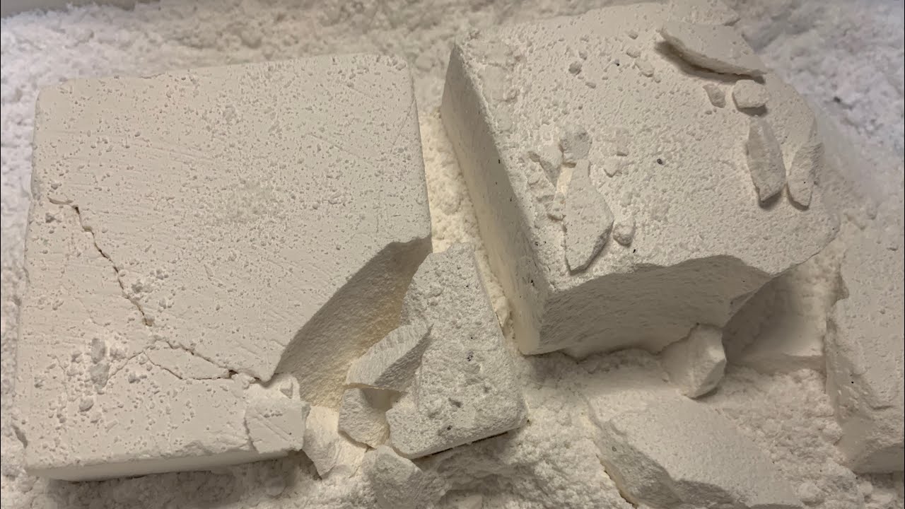 ASMR | Plain Jane Gym Chalk Crush | Soft | 🤍🤍 - YouTube