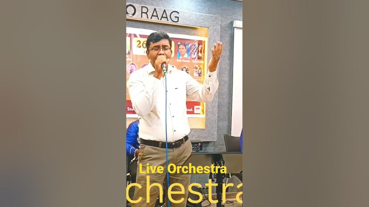 Kya nazare Kya Sitare very amazing Song of Kishore kumar Live Orchestra by Santosh