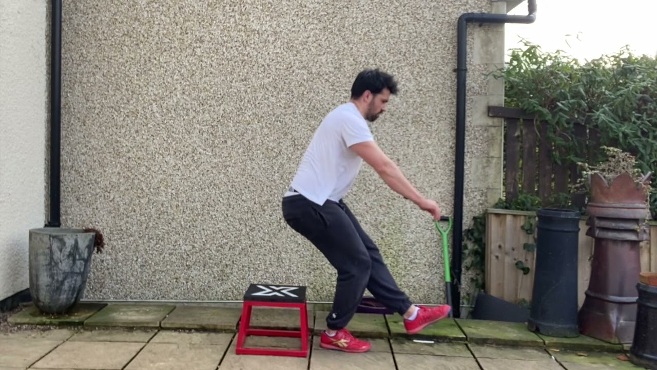 Bodyweight Pistol Squat To Low Box - YouTube
