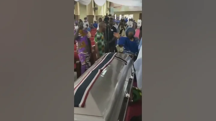 #Tiwasavage’s dad, Prince Olanrewaju Savage, laid his father to Rest