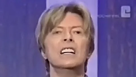 David Bowie imitates Mick Jagger!!