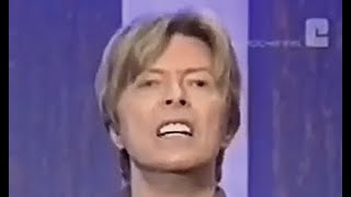 David Bowie imitates Mick Jagger!! chords