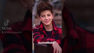 When you love the music you save it so you could listen anytime @Alex Ruygrok🥰. AustraModel 🥰