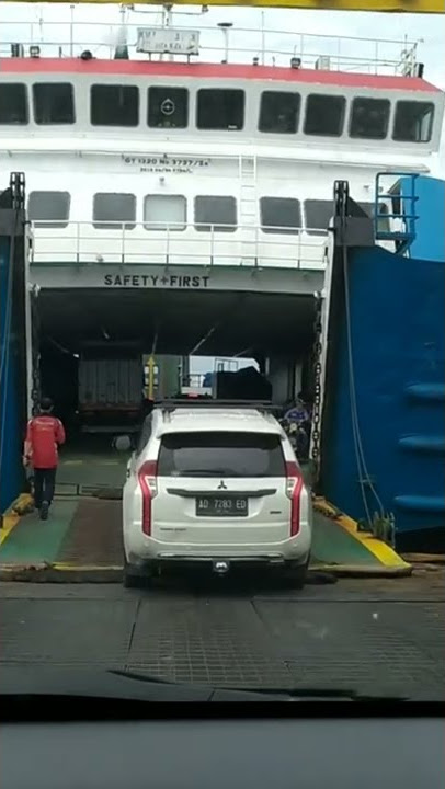 Penyebrangan dari ketapang banyuwangi ke gilimanuk bali menggunakan kapal feri