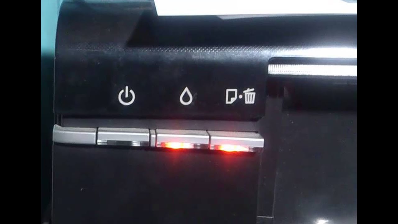 Принтер почему горит красная лампочка. Epson l800 переключатель. Epson l800 кнопки на панели. Лампочка горит принторl800. L800 мигают две лампочки на принтере.