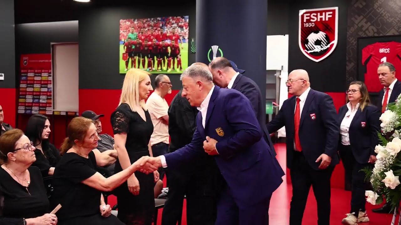 Homazhet në nderim të Bejkush Birçes, FSHF nderon legjendën e futbollit
