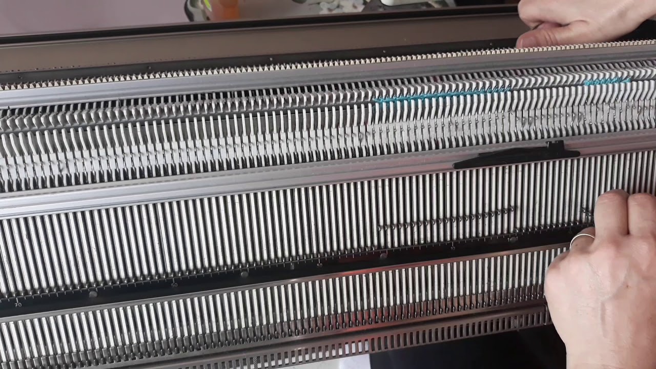 Passap El Örgü Triko Makinesinde Çelik Örgüde V Yaka  kesimi