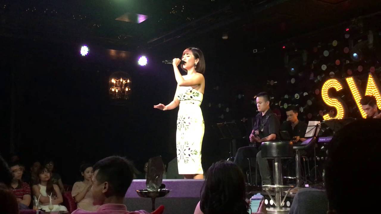 Nụ Hồng Mong Manh - Bích Phương (Live)