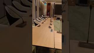 Pemasangan mic rapat conference wireless system AUDERPRO AP-9000R di hotel Holiday Inn kota Bintan