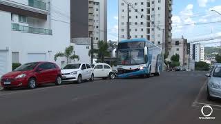 Engavetamento envolve seis veículos no centro de Pato...