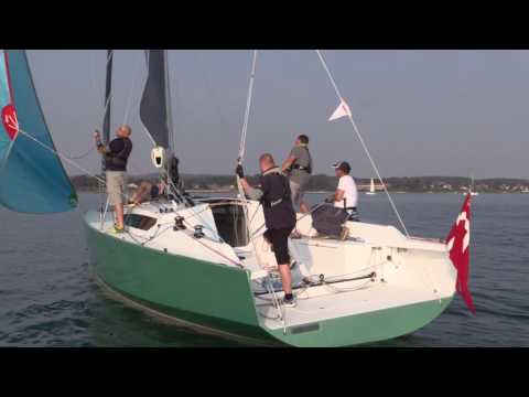 Sådan sejler 3600 kilo lette Frost 38 - minbaad.dk test